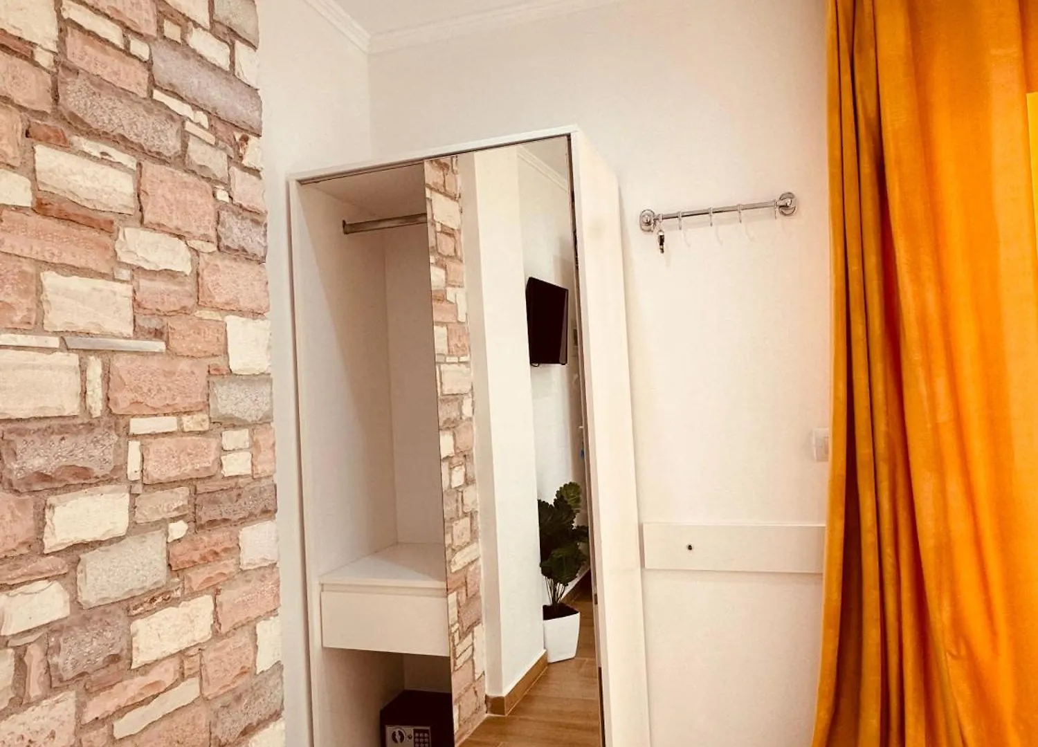 Orfeu Apartments Ksamil 0*,